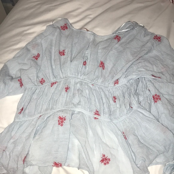 blue and red blouse - Picture 3 of 3